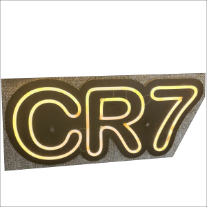Letrero Ronaldo CR7 luz LED en Fondo Negro