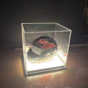 Vitrina Mini Casco Automovilismo/Americano con Luz LED en Base